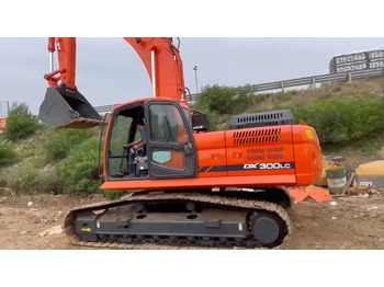 Excavadora de cadenas DOOSAN DX300