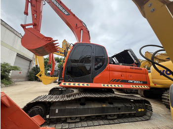 Excavadora de cadenas DOOSAN DX300