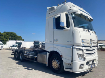 Camión chasis MERCEDES-BENZ Actros 2545