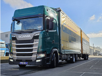 Camión lona SCANIA S 450