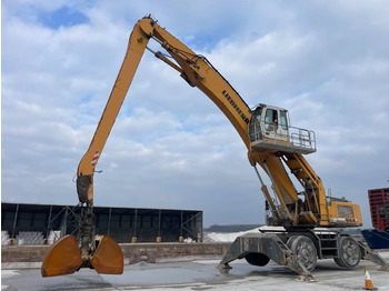 Manipulador de materiales LIEBHERR