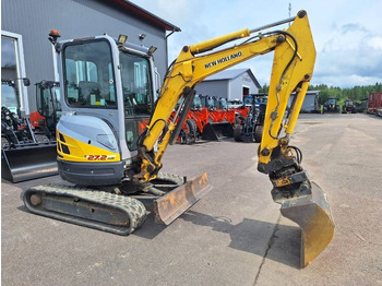 Miniexcavadora New Holland MYYTY! SOLD! E27.2SR PYÖRITTÄJÄLLÄ: foto 5