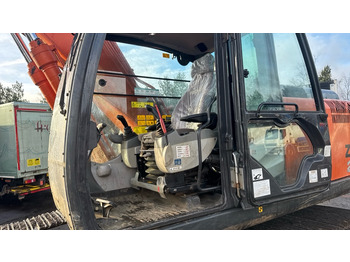 Excavadora de cadenas HITACHI ZX 210 LC-5B: foto 5