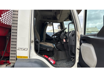 Camión portacontenedor de cadenas VOLVO FL 250 EURO 6: foto 5