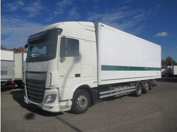 Camión caja cerrada DAF XF 480