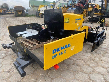 Pavimentadora de asfalto DEMAG