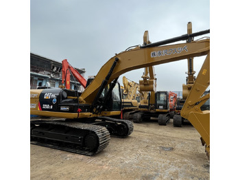 Excavadora CATERPILLAR 320D