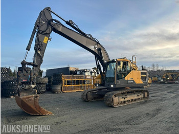 Excavadora VOLVO EC220