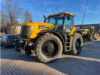 Tractor JCB