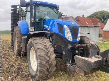 Tractor NEW HOLLAND T7.220