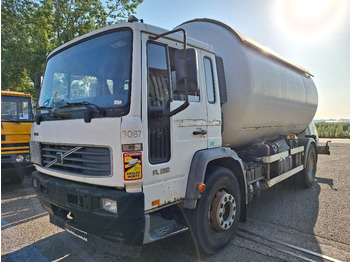 Camión cisterna VOLVO FL 250