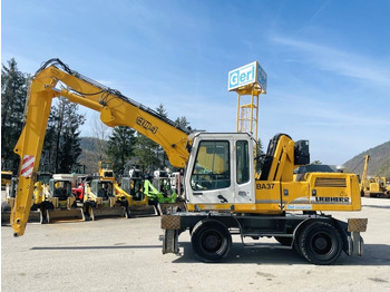 Manipulador de materiales LIEBHERR A 904