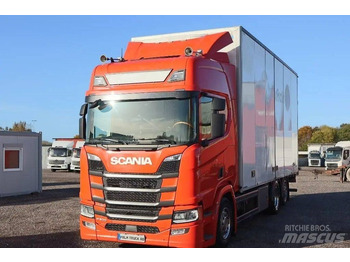 Camión caja cerrada SCANIA R 500