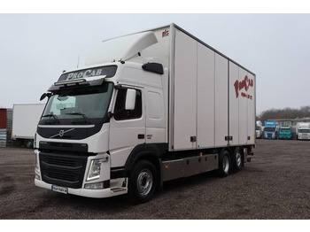 Camión caja cerrada VOLVO FM