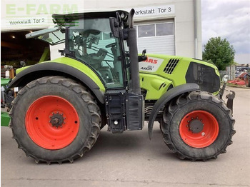 Tractor CLAAS Axion 810