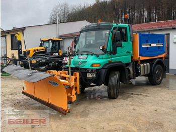 Máquina quitanieve UNIMOG U500