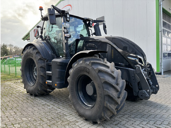 Tractor VALTRA