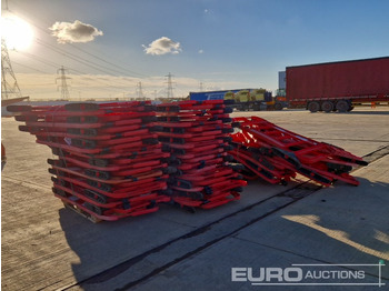 Equipo de construcción Pallet of Road Safety Barriers (3 of): foto 5