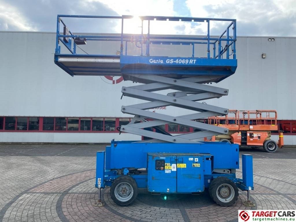 Plataforma de tijeras Genie GS-4069 RT LPG 4x4 Scissor Work Lift 1412cm: foto 6