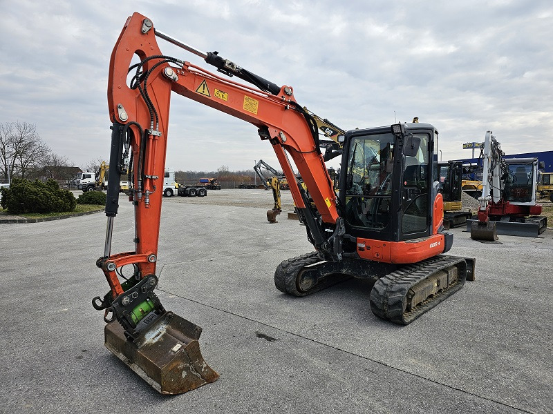 Miniexcavadora KUBOTA KX057-4: foto 7