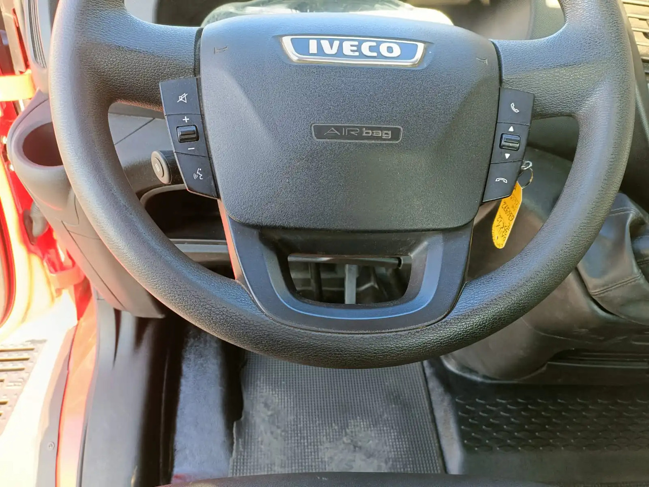 Furgoneta basculante IVECO DAILY 35C12: foto 13