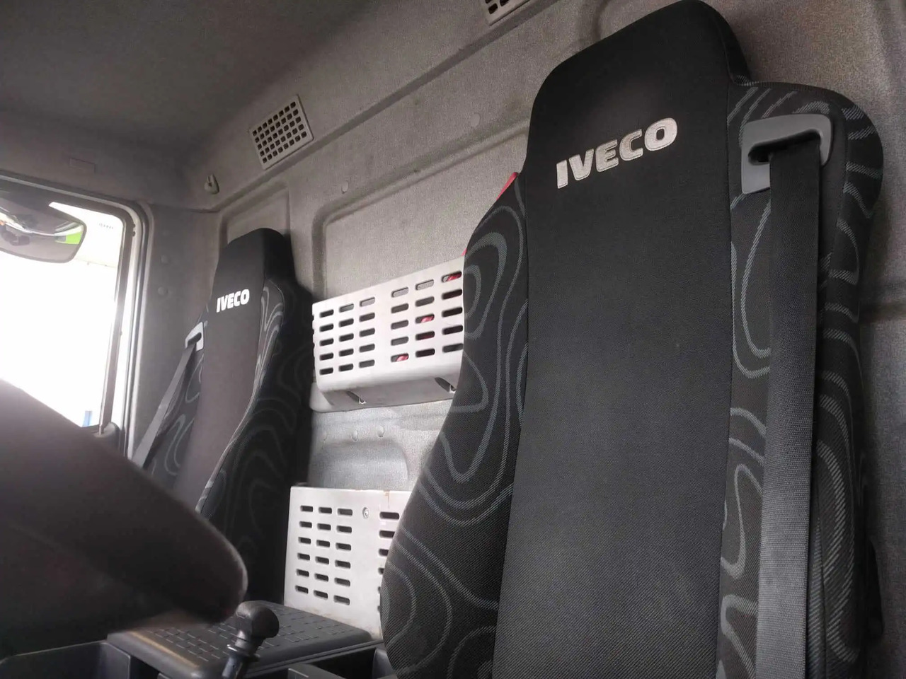 Leasing de  IVECO EUROCARGO 120E18 IVECO EUROCARGO 120E18: foto 16