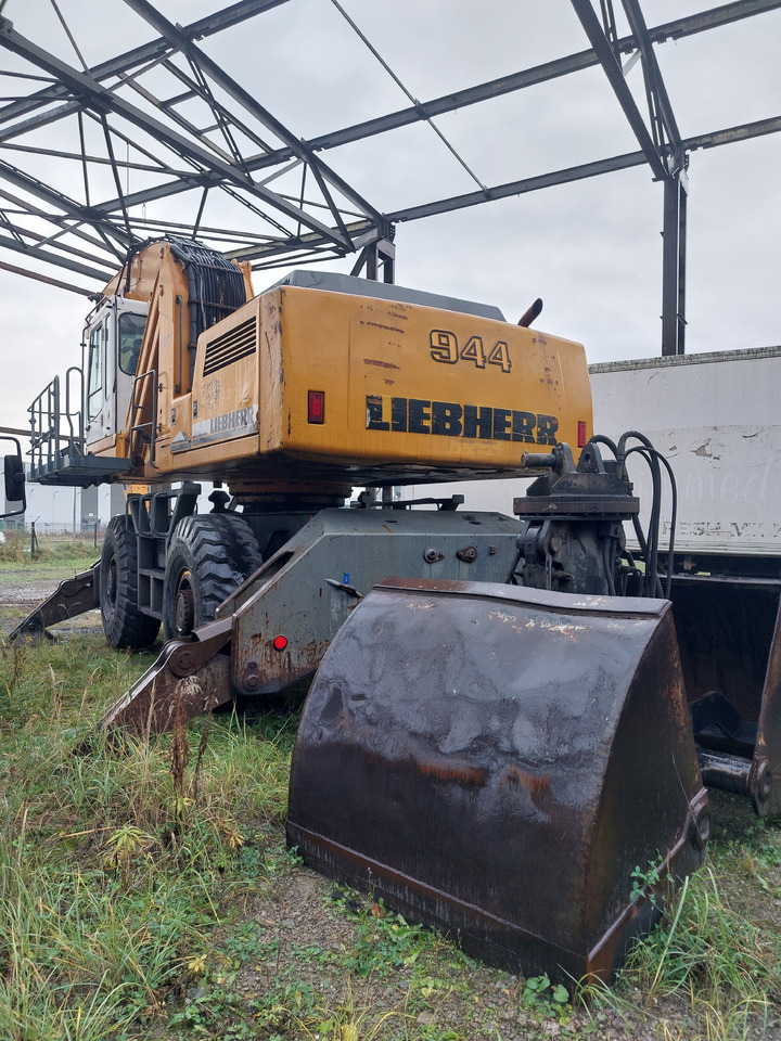 Manipulador de materiales LIEBHERR A944BHD: foto 15