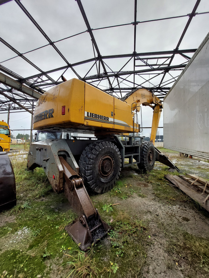 Manipulador de materiales LIEBHERR A944BHD: foto 16