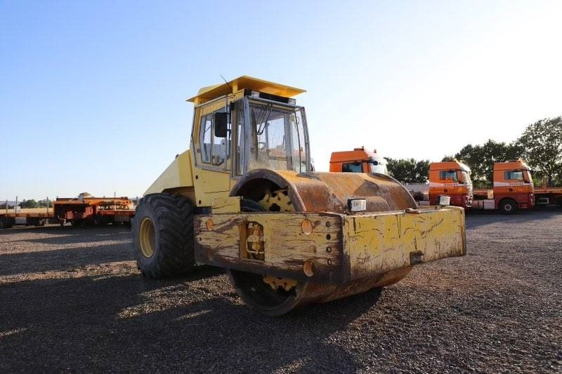 Apisonadora de asfalto Bomag BW 225 D-3: foto 12 Apisonadora de asfalto Bomag BW 225 D-3: foto 12