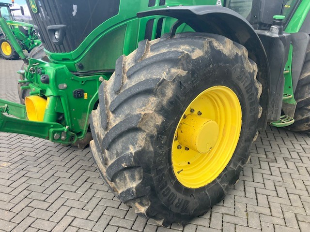 Tractor John Deere 6250R: foto 6