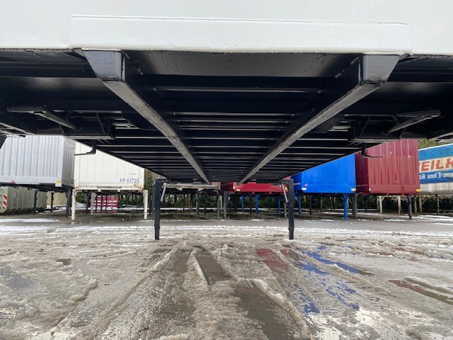 Caja cerrada Krone BDF-System 7.450 mm, LACK NEU, Eckhöhe: 2.900 mm,: foto 7 Caja cerrada Krone BDF-System 7.450 mm, LACK NEU, Eckhöhe: 2.900 mm,: foto 7