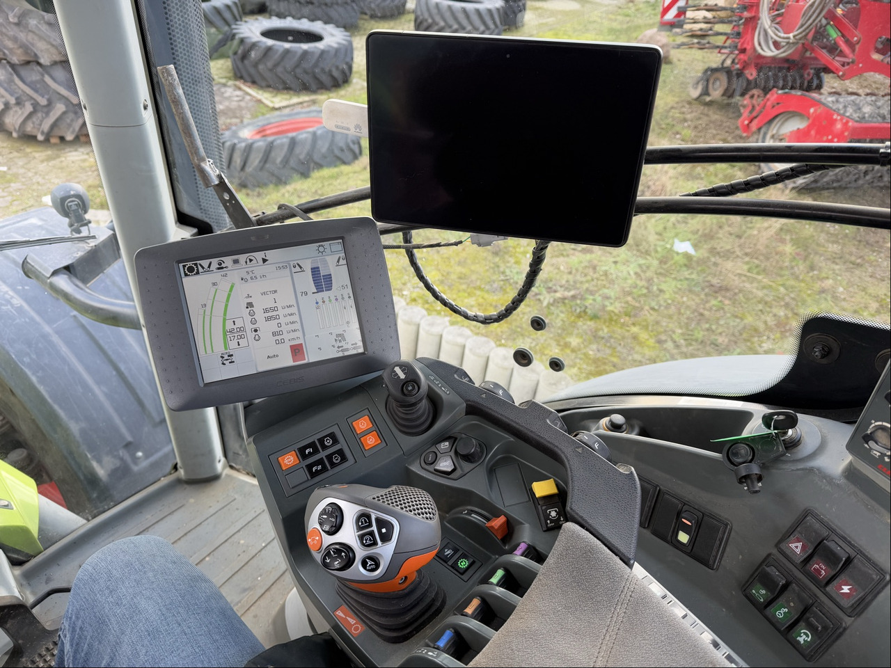 Tractor Claas Axion 950: foto 7