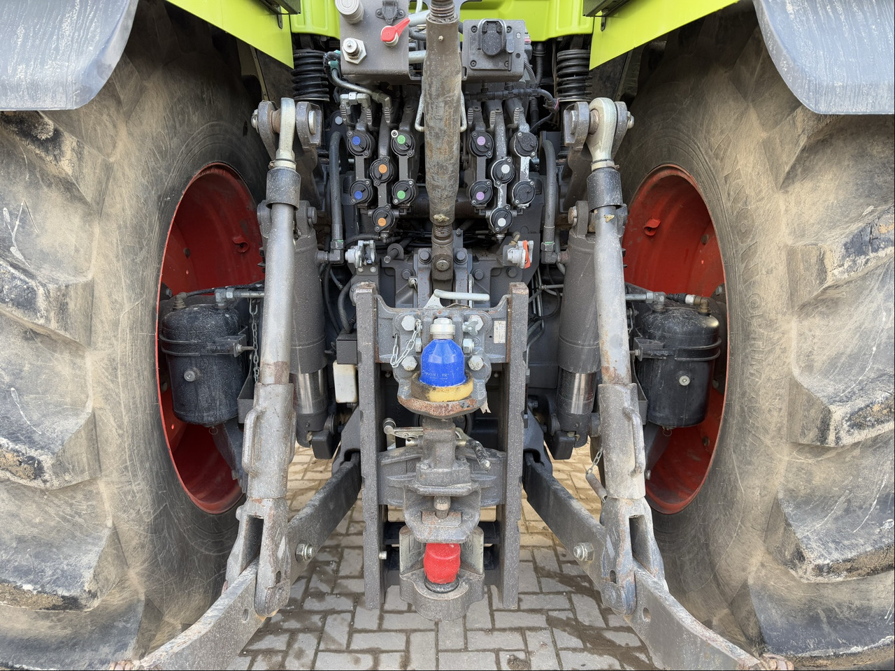 Tractor Claas Axion 950: foto 9