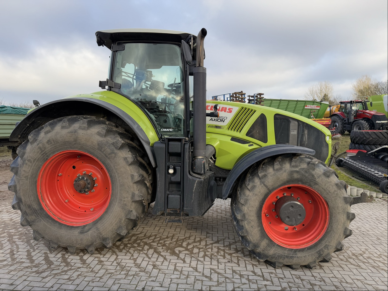 Tractor Claas Axion 950: foto 13